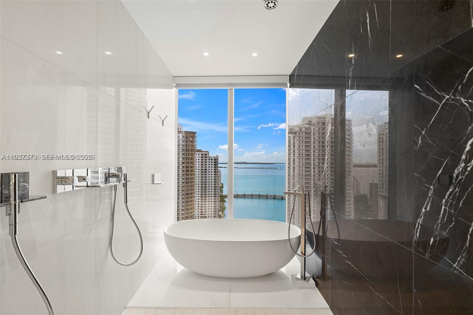 300 Biscayne Blvd Way #2703, Miami FL 33131