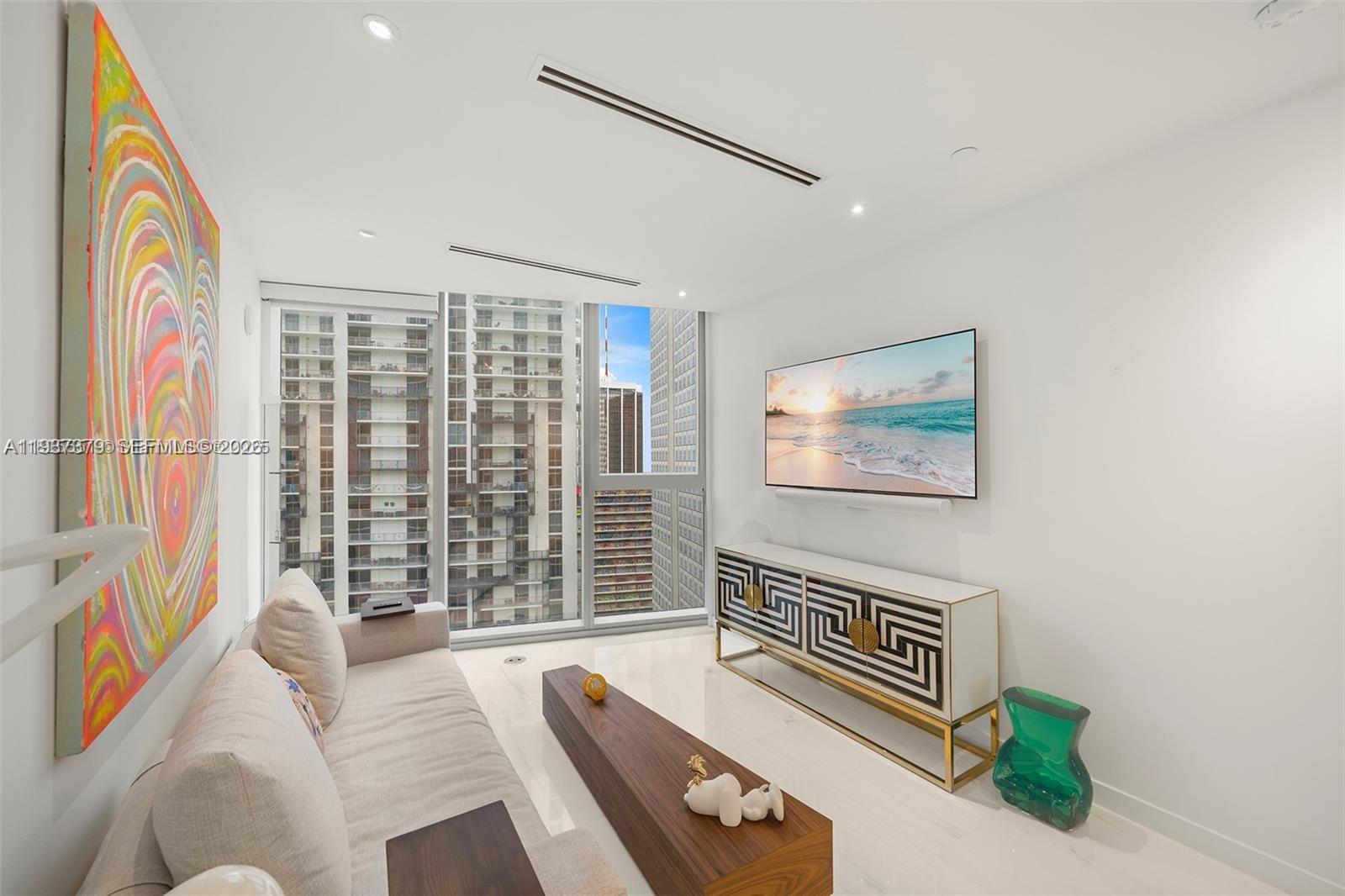 300 Biscayne Blvd Way #2703, Miami FL 33131