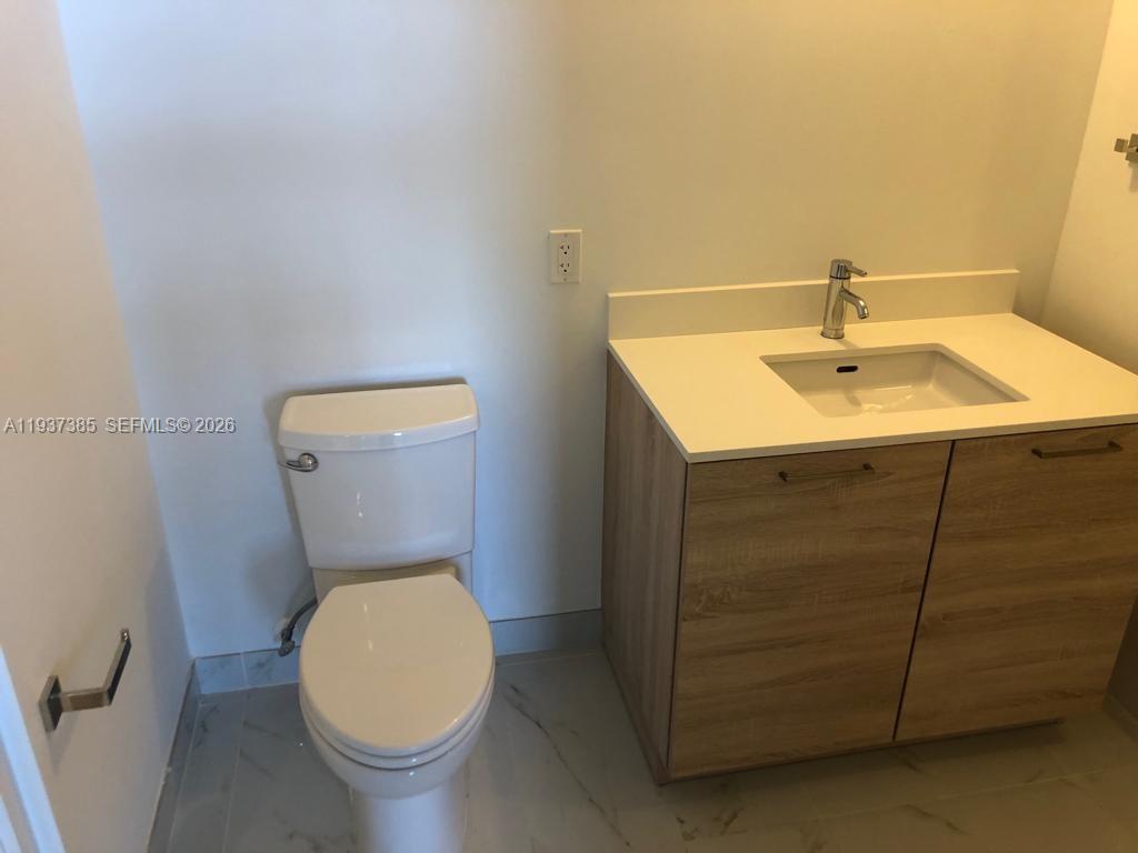 16385 BISCAYNE BLVD #1005, North Miami Beach FL 33160