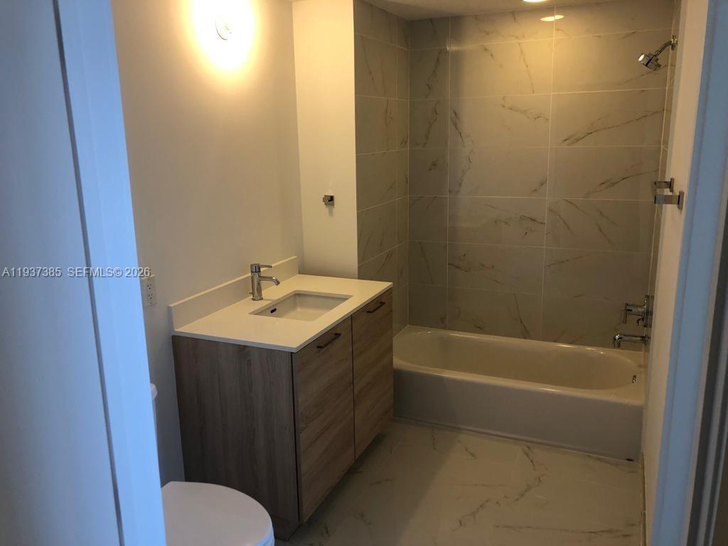 16385 BISCAYNE BLVD #1005, North Miami Beach FL 33160