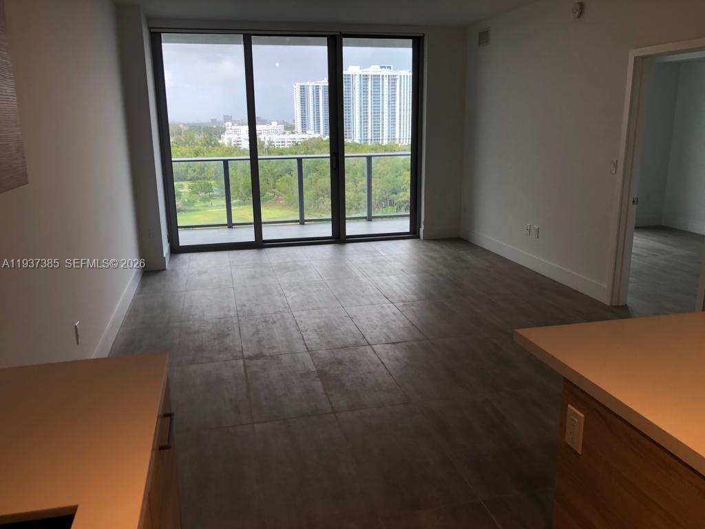 16385 BISCAYNE BLVD #1005, North Miami Beach FL 33160