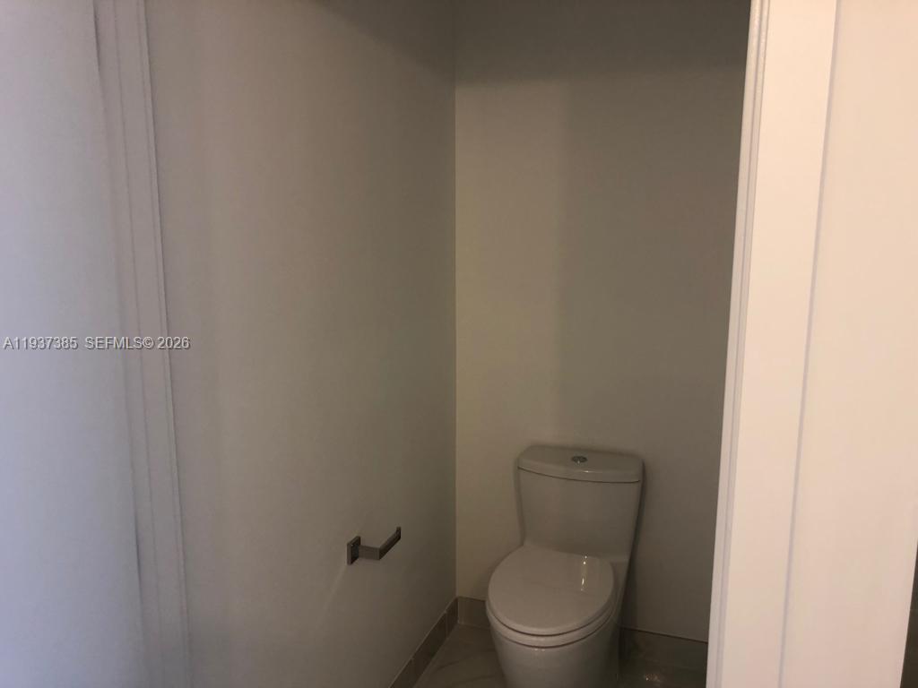 16385 BISCAYNE BLVD #1005, North Miami Beach FL 33160