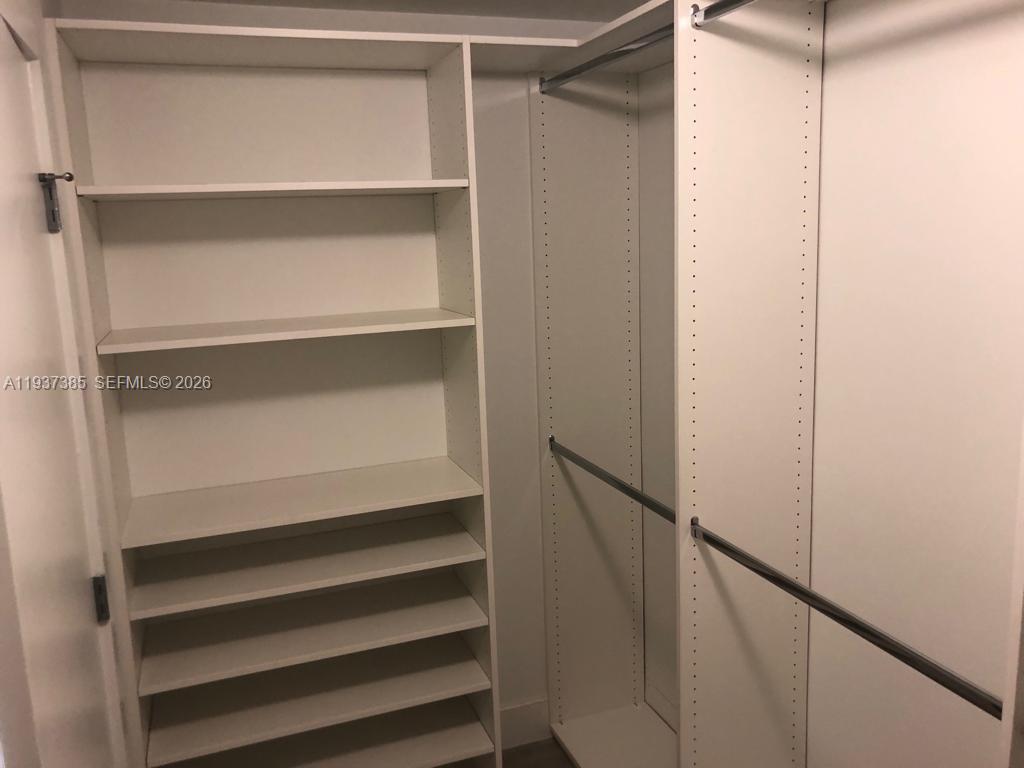 16385 BISCAYNE BLVD #1005, North Miami Beach FL 33160