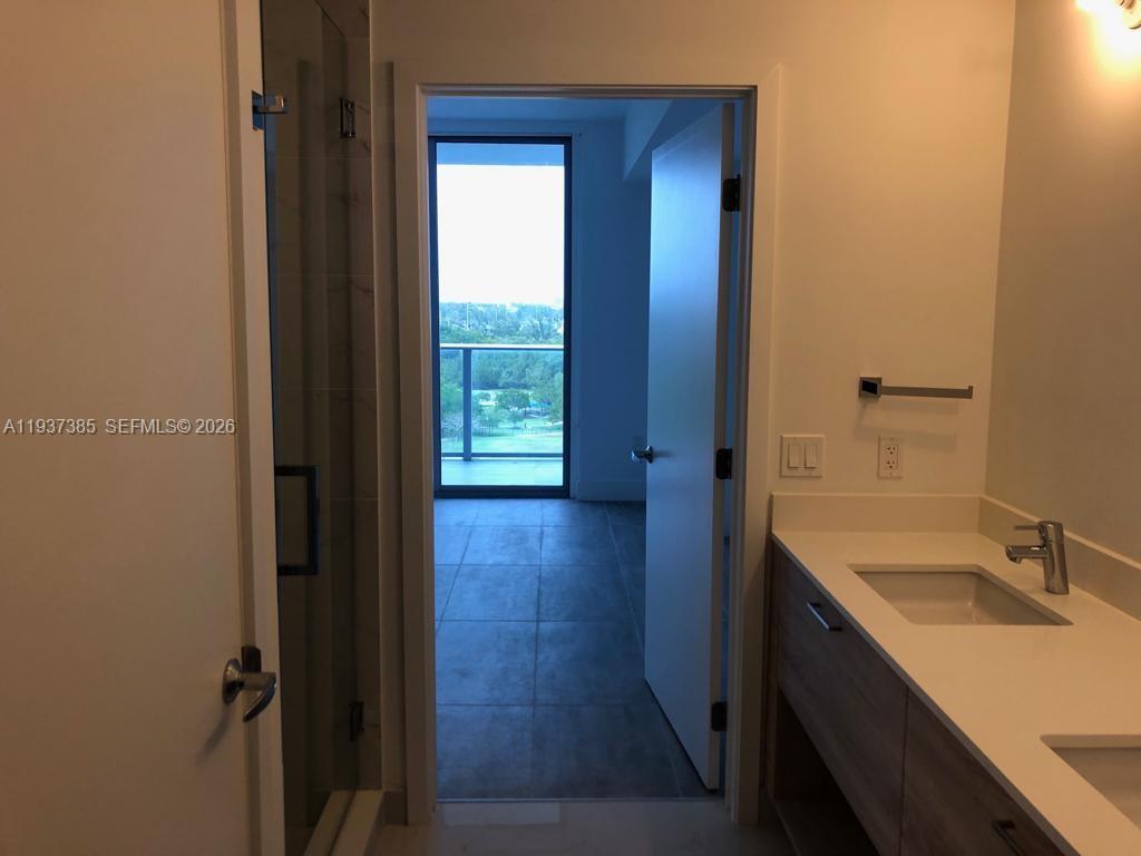 16385 BISCAYNE BLVD #1005, North Miami Beach FL 33160