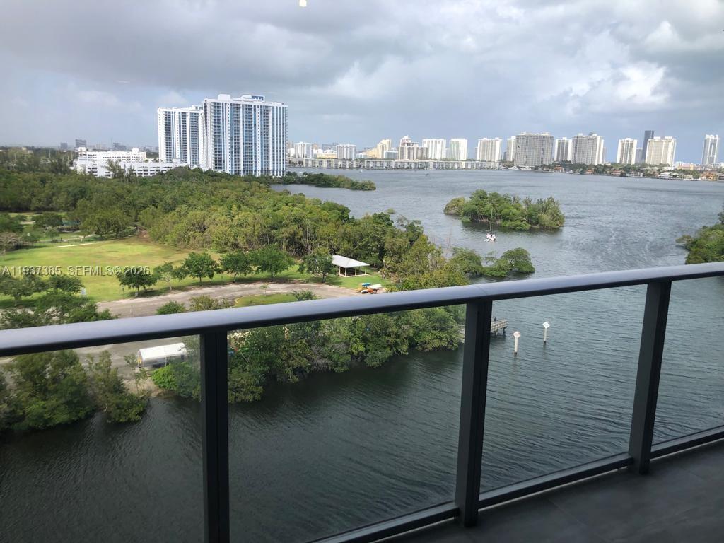 16385 BISCAYNE BLVD #1005, North Miami Beach FL 33160