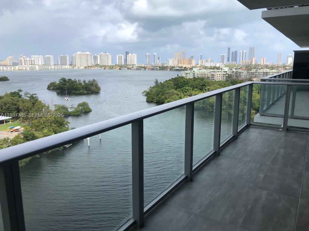 16385 BISCAYNE BLVD #1005, North Miami Beach FL 33160