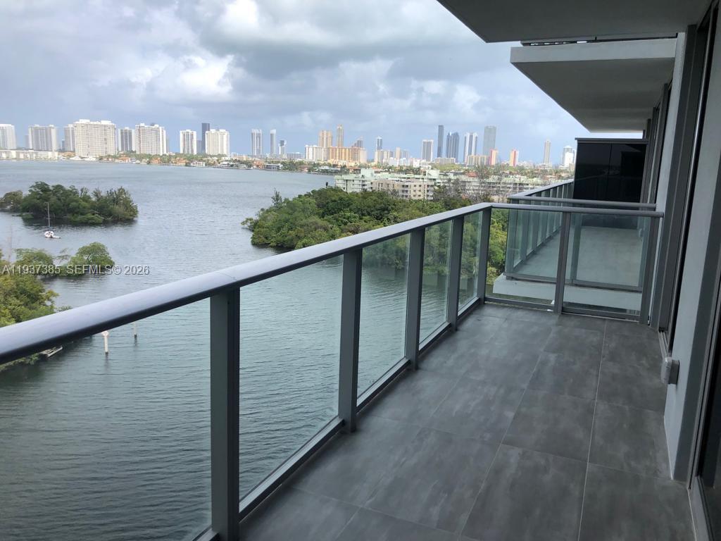 16385 BISCAYNE BLVD #1005, North Miami Beach FL 33160