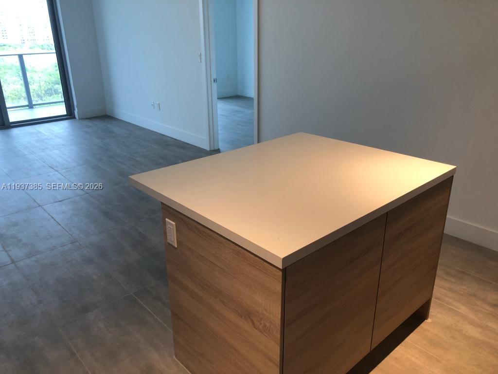 16385 BISCAYNE BLVD #1005, North Miami Beach FL 33160