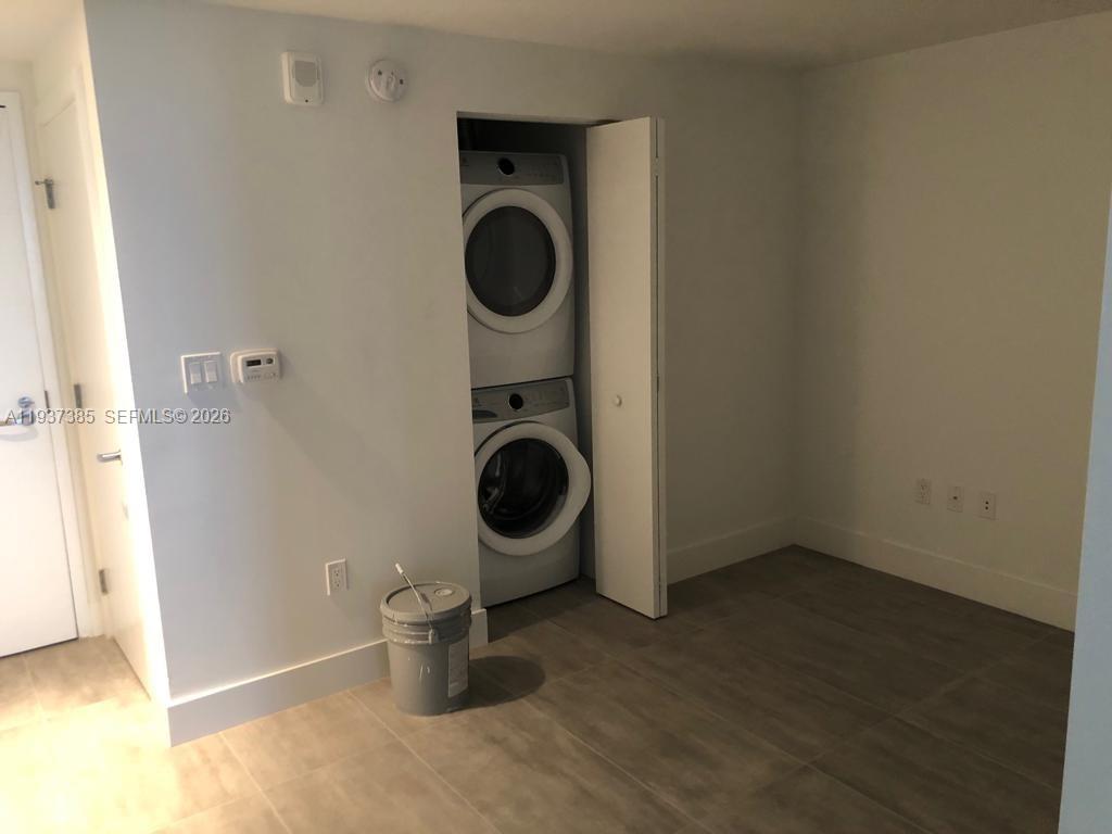 16385 BISCAYNE BLVD #1005, North Miami Beach FL 33160