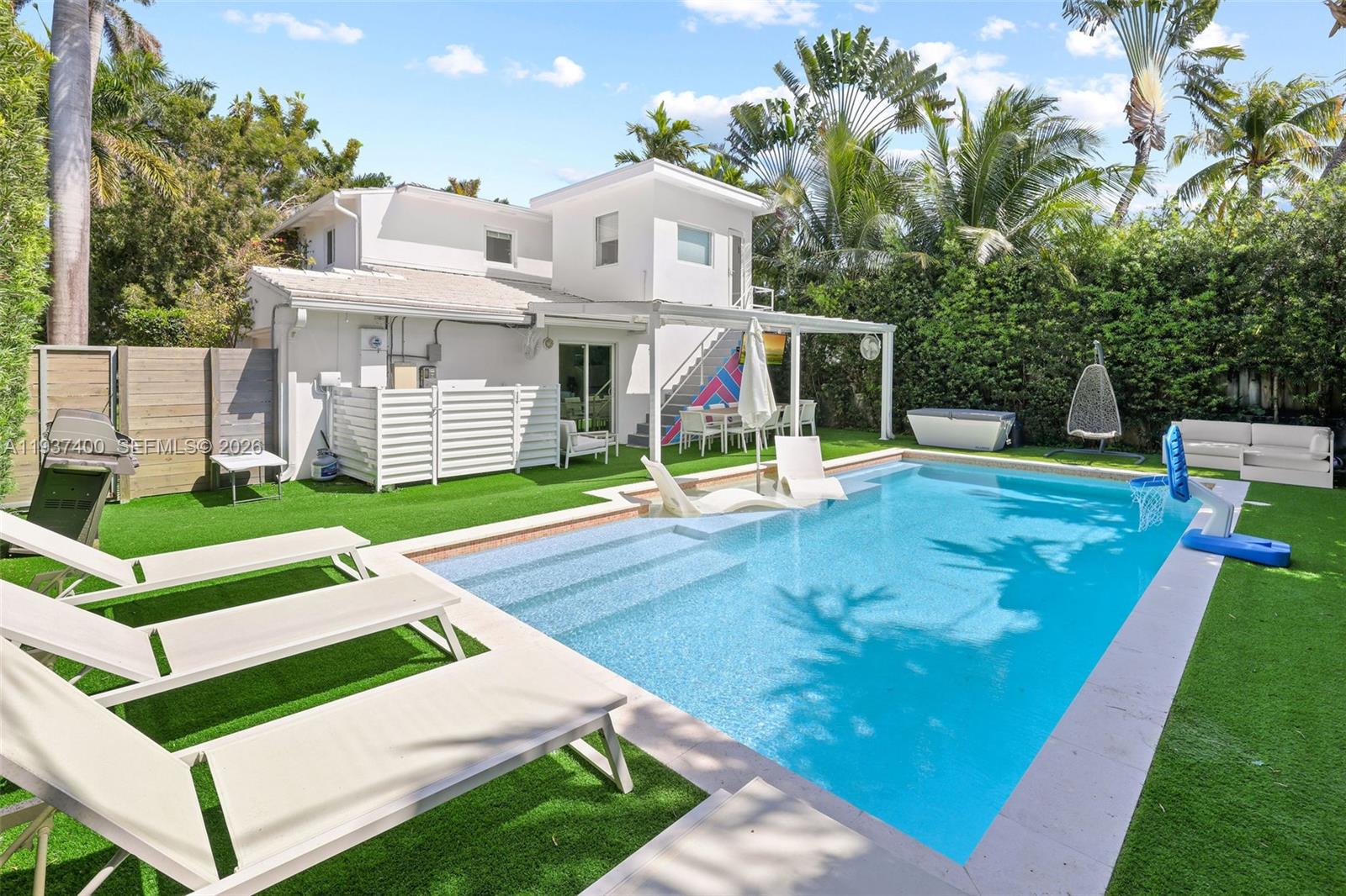 4490 Royal Palm Ave, Miami Beach FL 33140