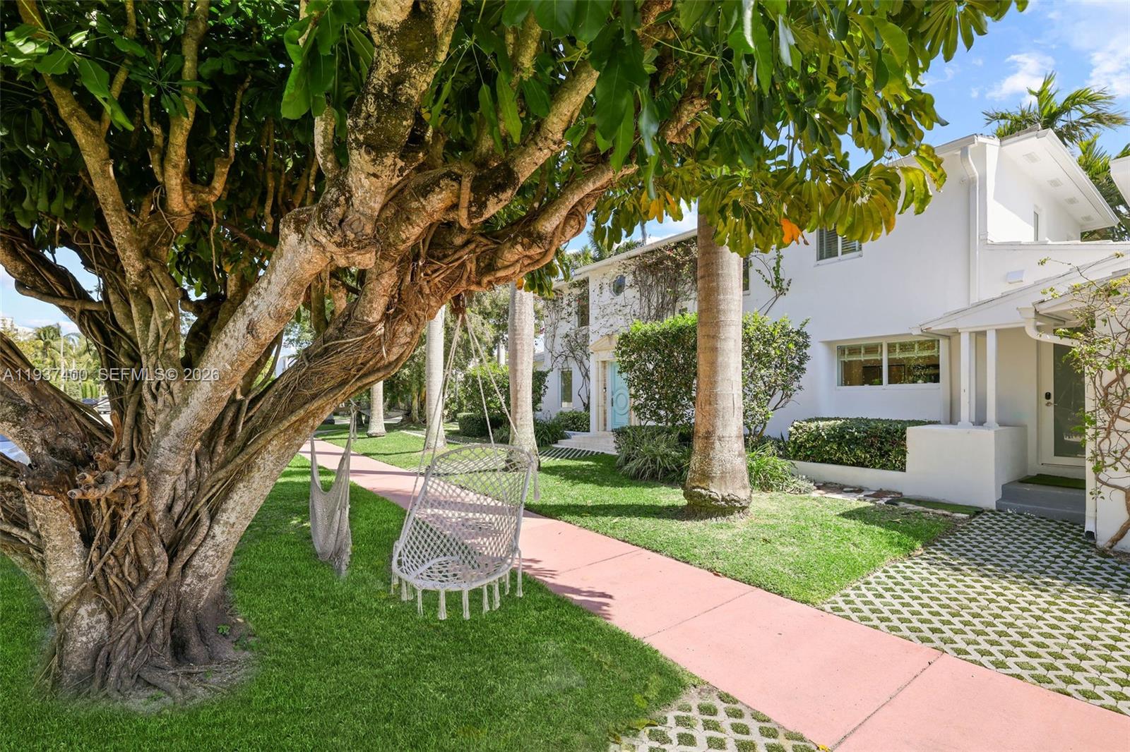 4490 Royal Palm Ave, Miami Beach FL 33140
