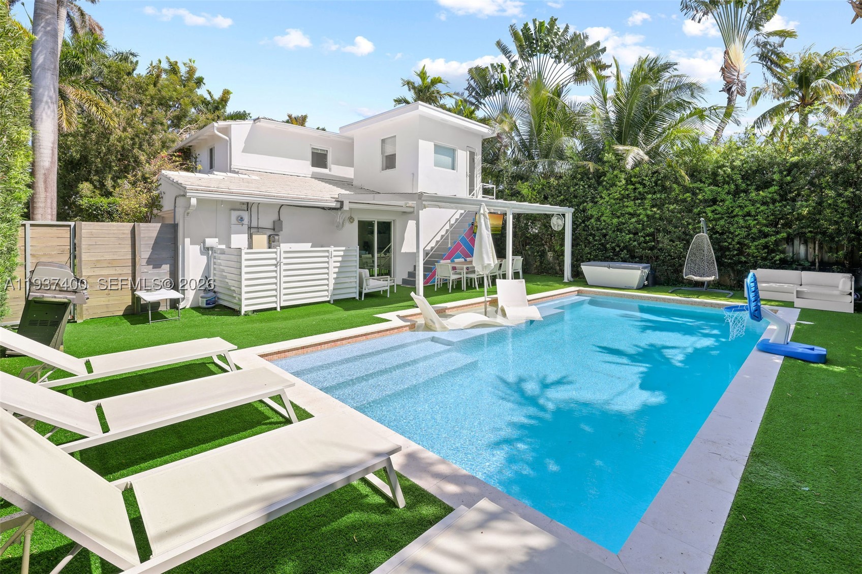 4490 Royal Palm Ave, Miami Beach FL 33140