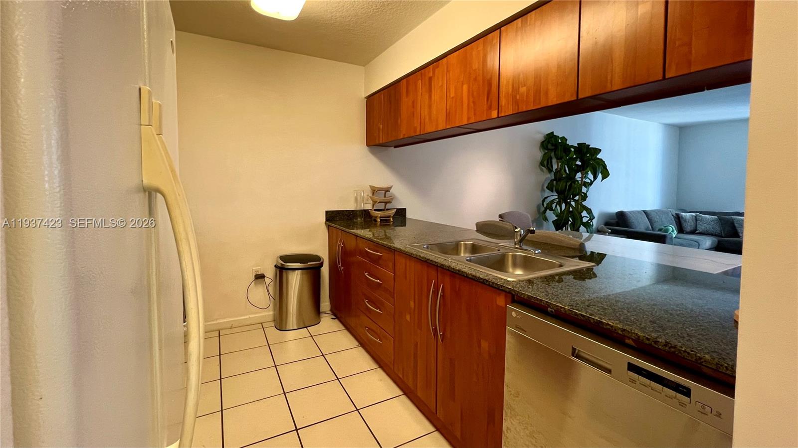 1200 Brickell Bay Dr #2018, Miami FL 33131