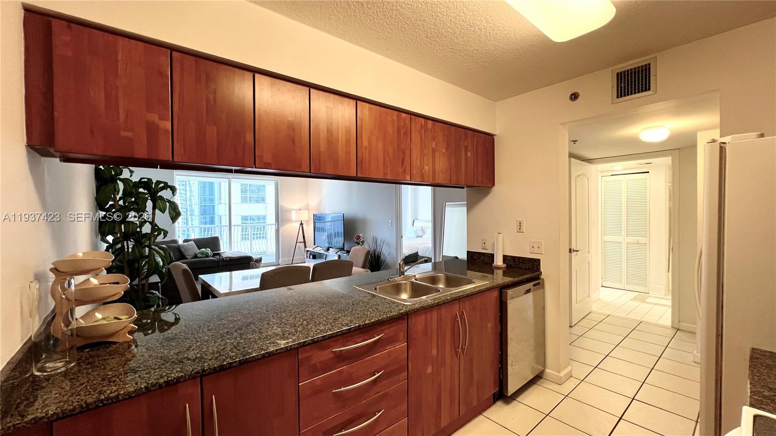 1200 Brickell Bay Dr #2018, Miami FL 33131