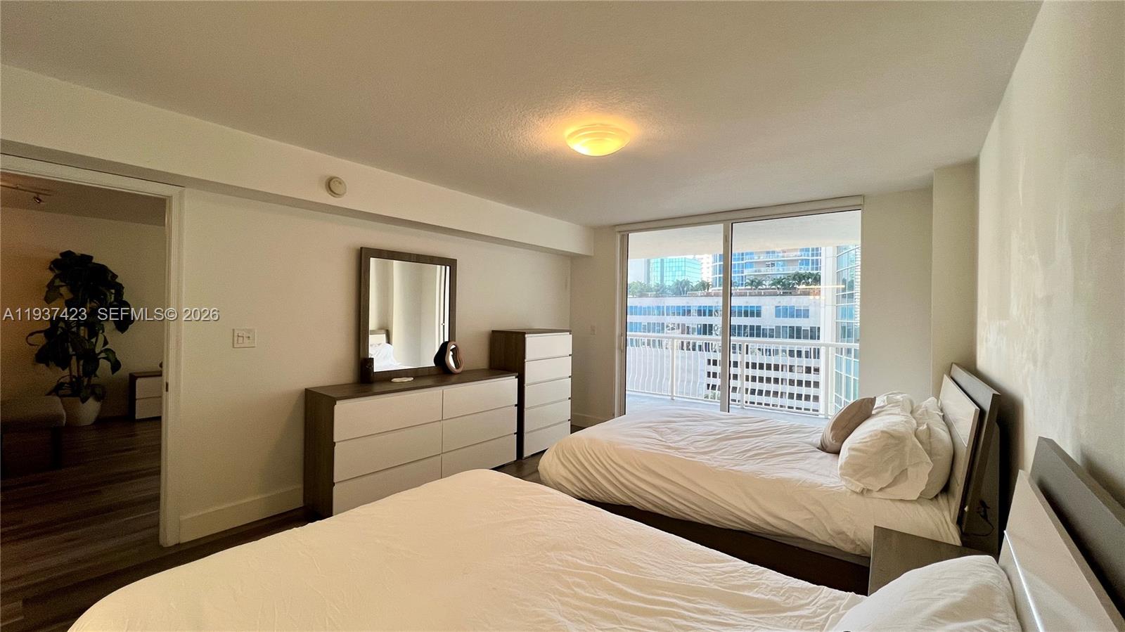 1200 Brickell Bay Dr #2018, Miami FL 33131