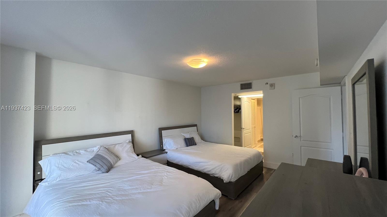1200 Brickell Bay Dr #2018, Miami FL 33131