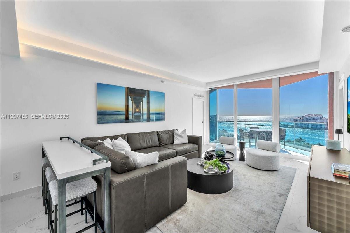 300 S Pointe Dr #1404, Miami Beach FL 33139