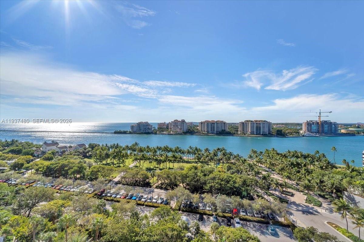 300 S Pointe Dr #1404, Miami Beach FL 33139
