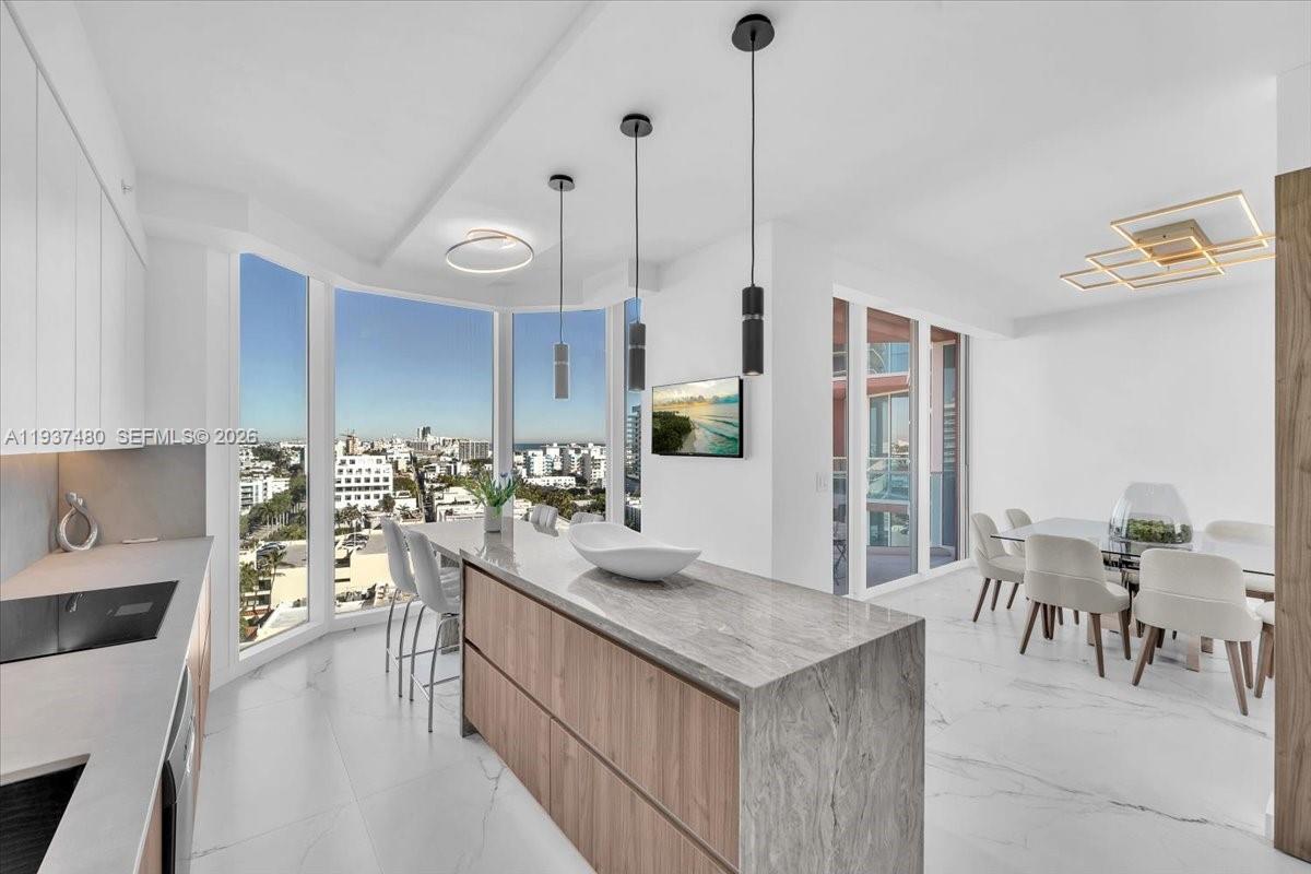 300 S Pointe Dr #1404, Miami Beach FL 33139
