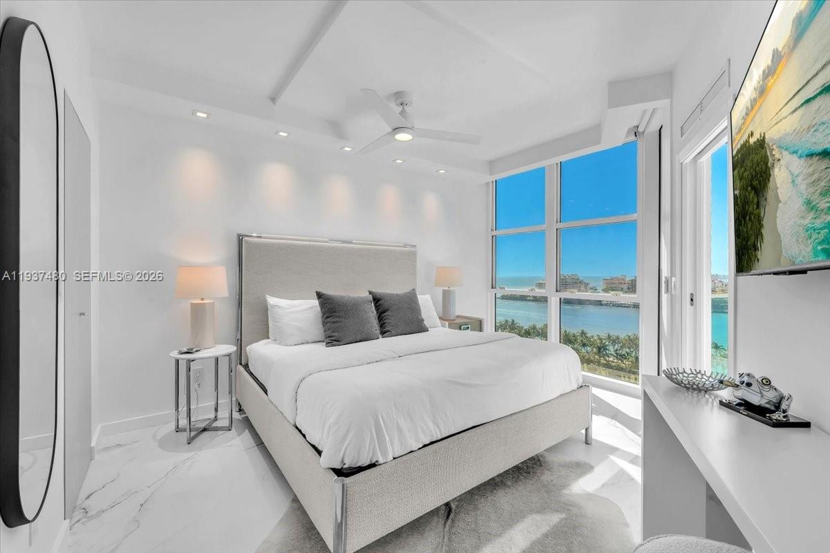300 S Pointe Dr #1404, Miami Beach FL 33139