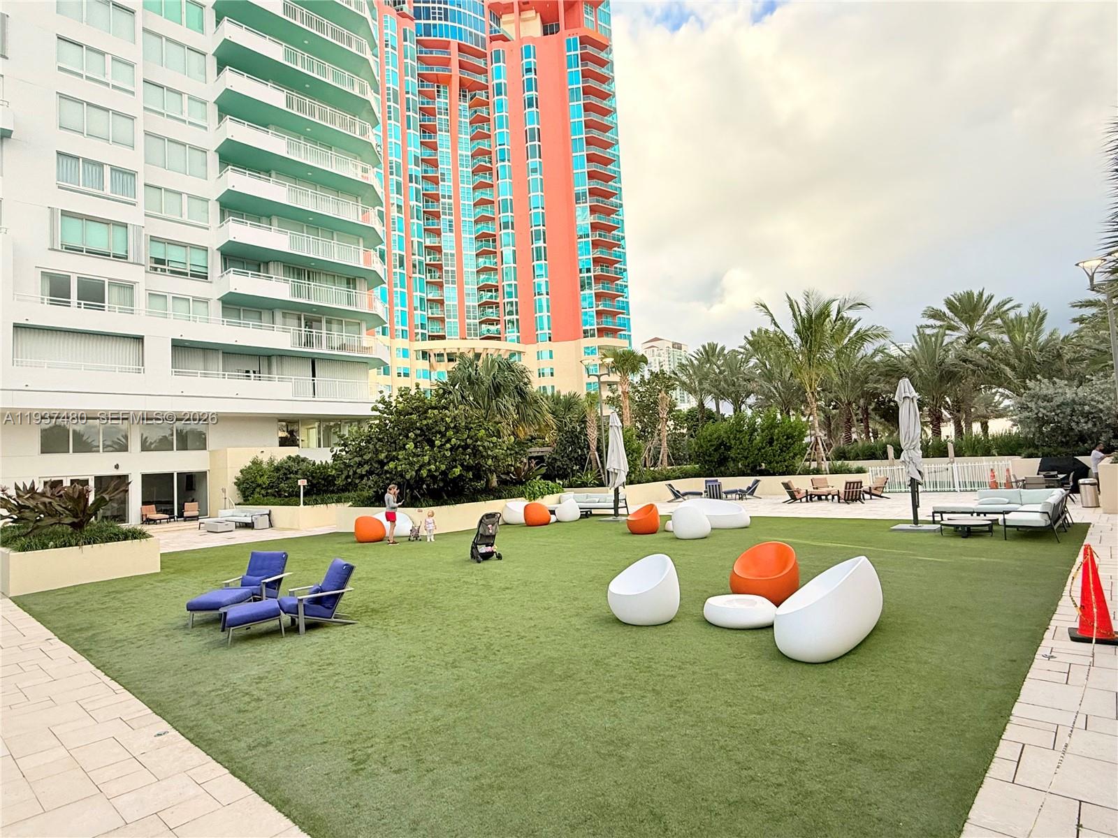 300 S Pointe Dr #1404, Miami Beach FL 33139