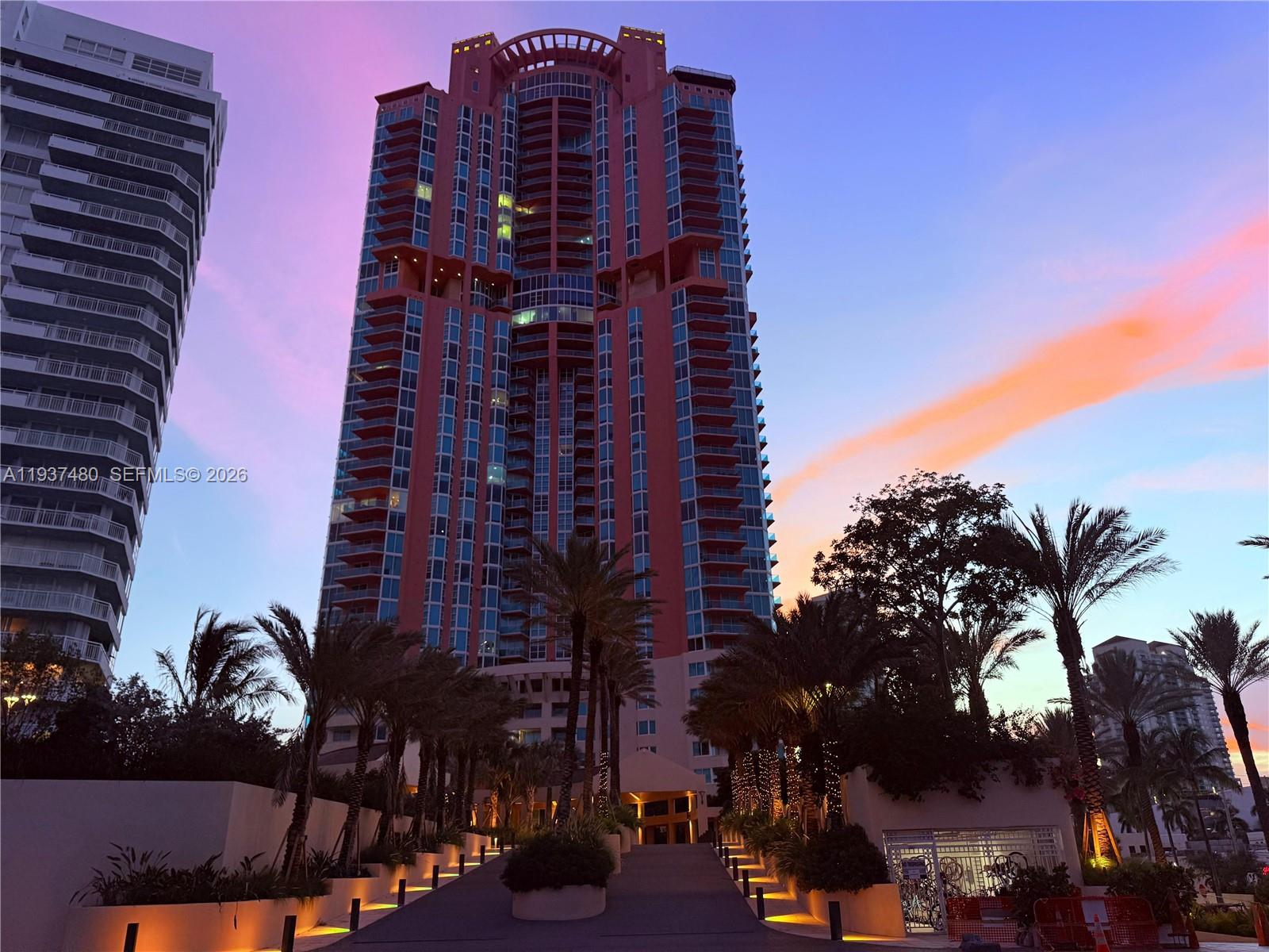 300 S Pointe Dr #1404, Miami Beach FL 33139