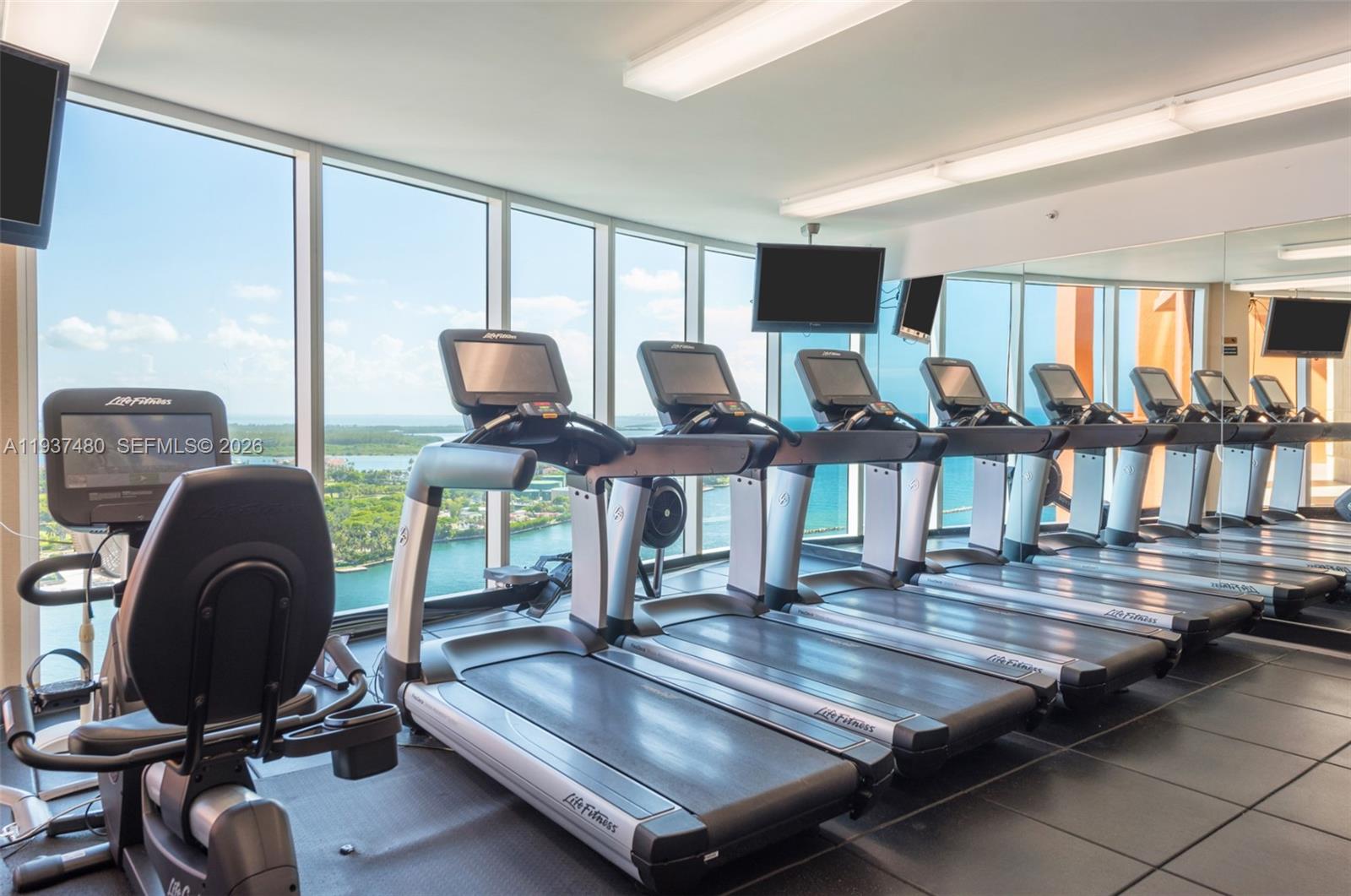 300 S Pointe Dr #1404, Miami Beach FL 33139