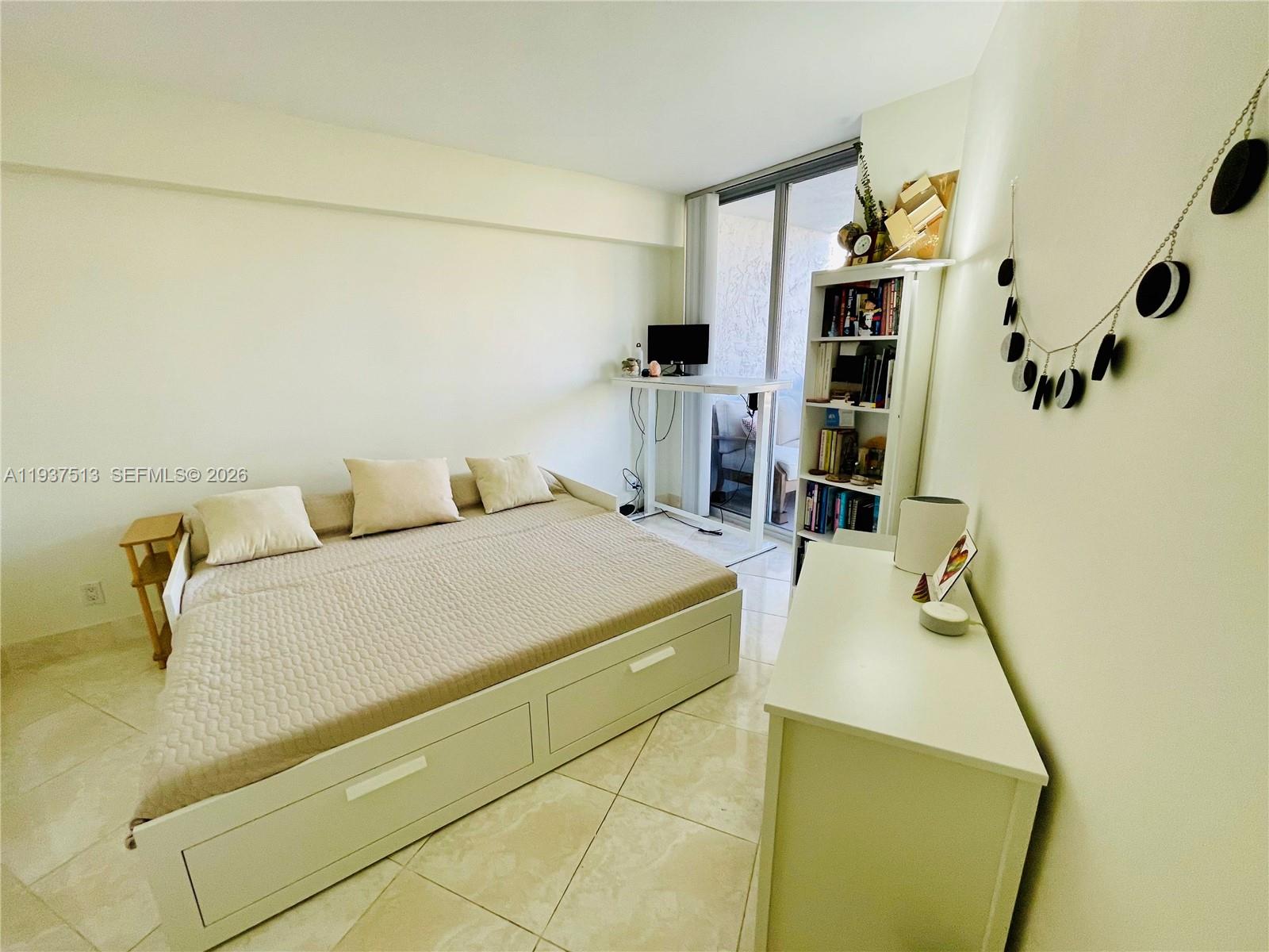 3600 Mystic Pointe Dr #1710, Aventura FL 33180
