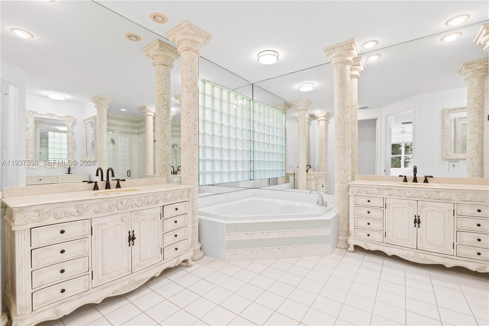 16053 Villa Vizcaya Pl, Delray Beach FL 33446