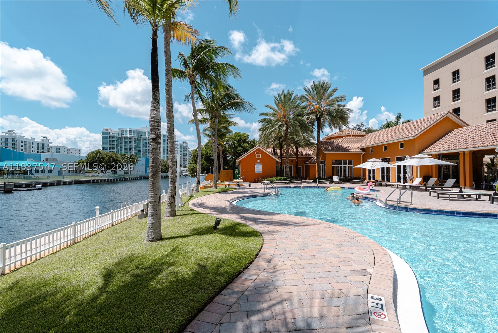 3330 NE 190th St #MPH15, Aventura FL 33180