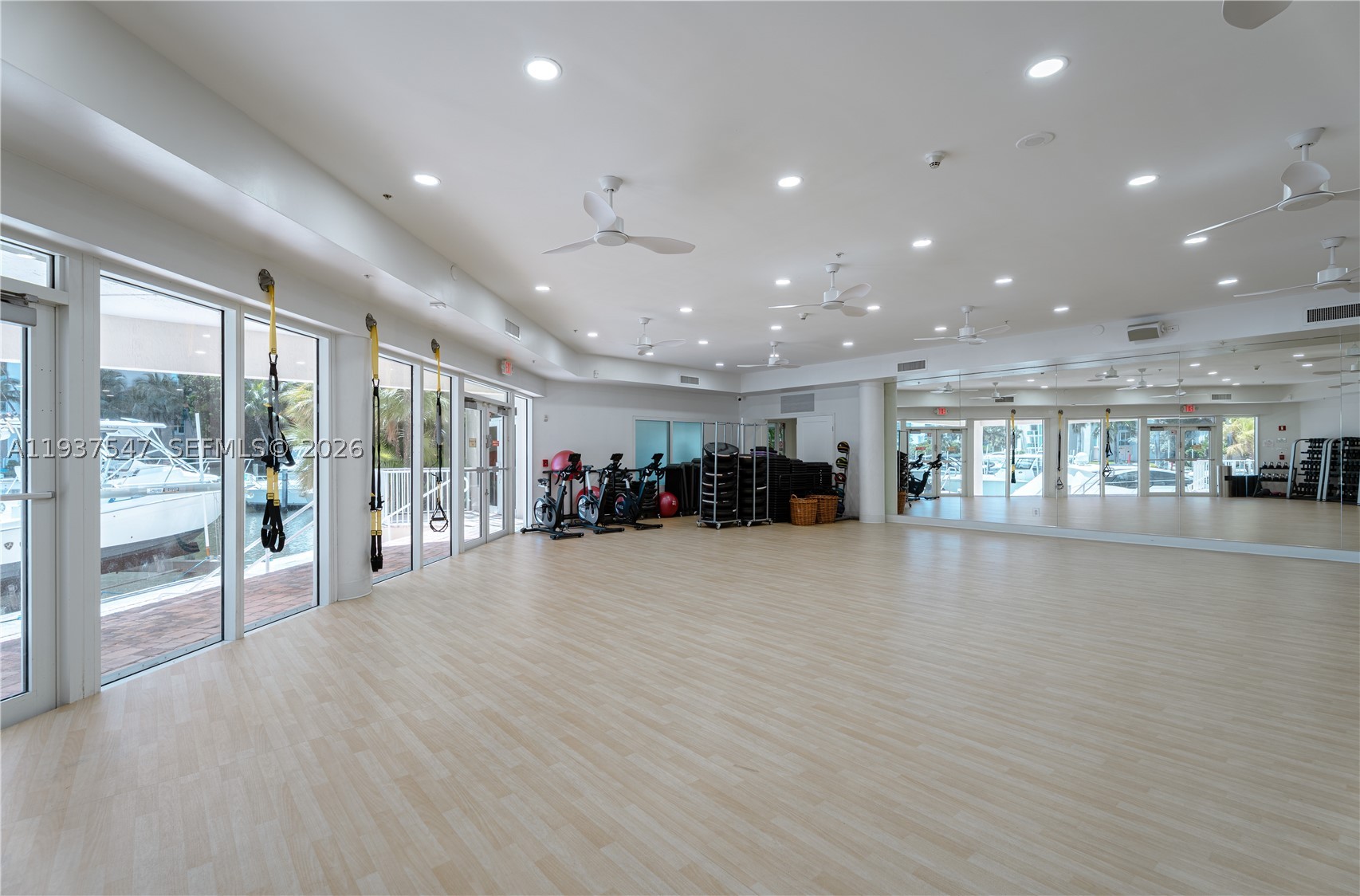 3330 NE 190th St #MPH15, Aventura FL 33180