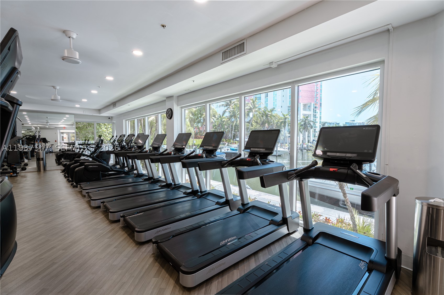 3330 NE 190th St #MPH15, Aventura FL 33180