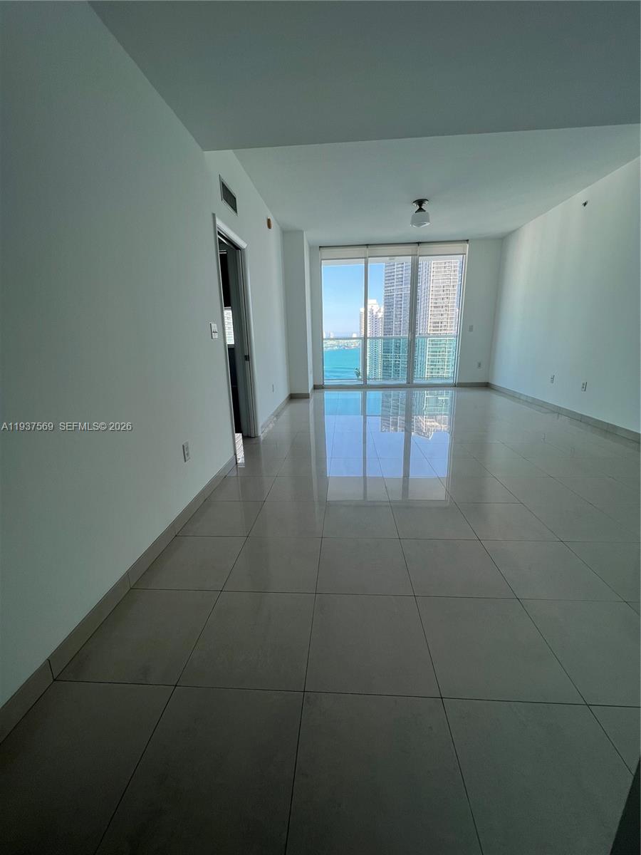 31 SE 5th St #3308, Miami FL 33131