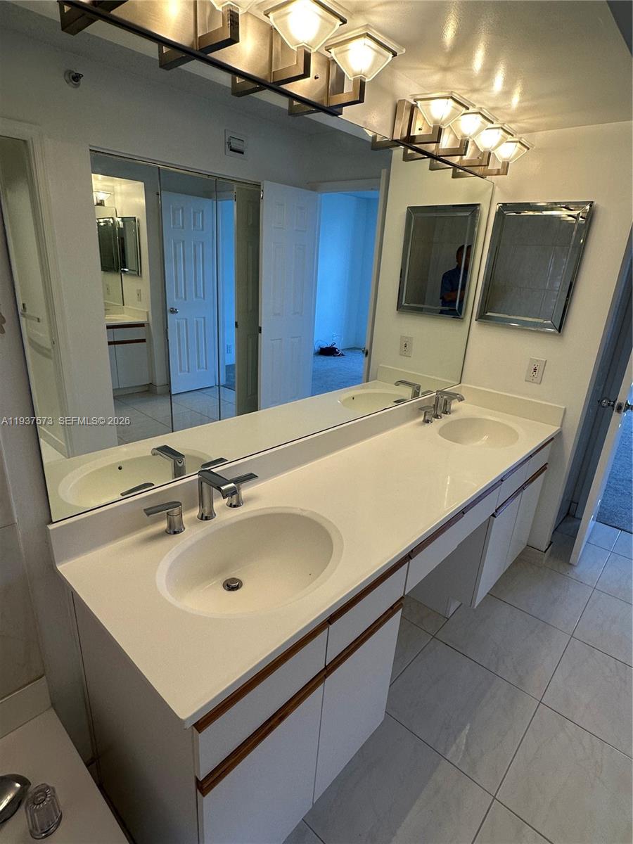 3530 MYSTIC POINTE DR #1213, Aventura FL 33180
