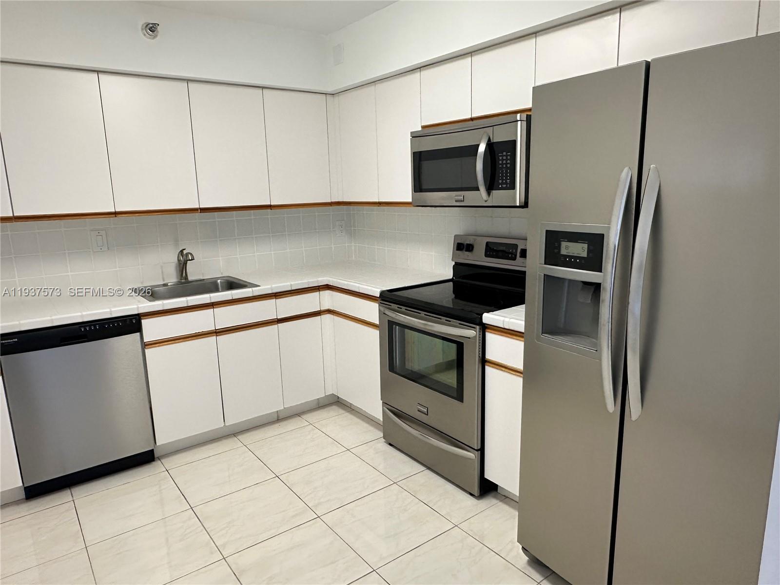 3530 MYSTIC POINTE DR #1213, Aventura FL 33180