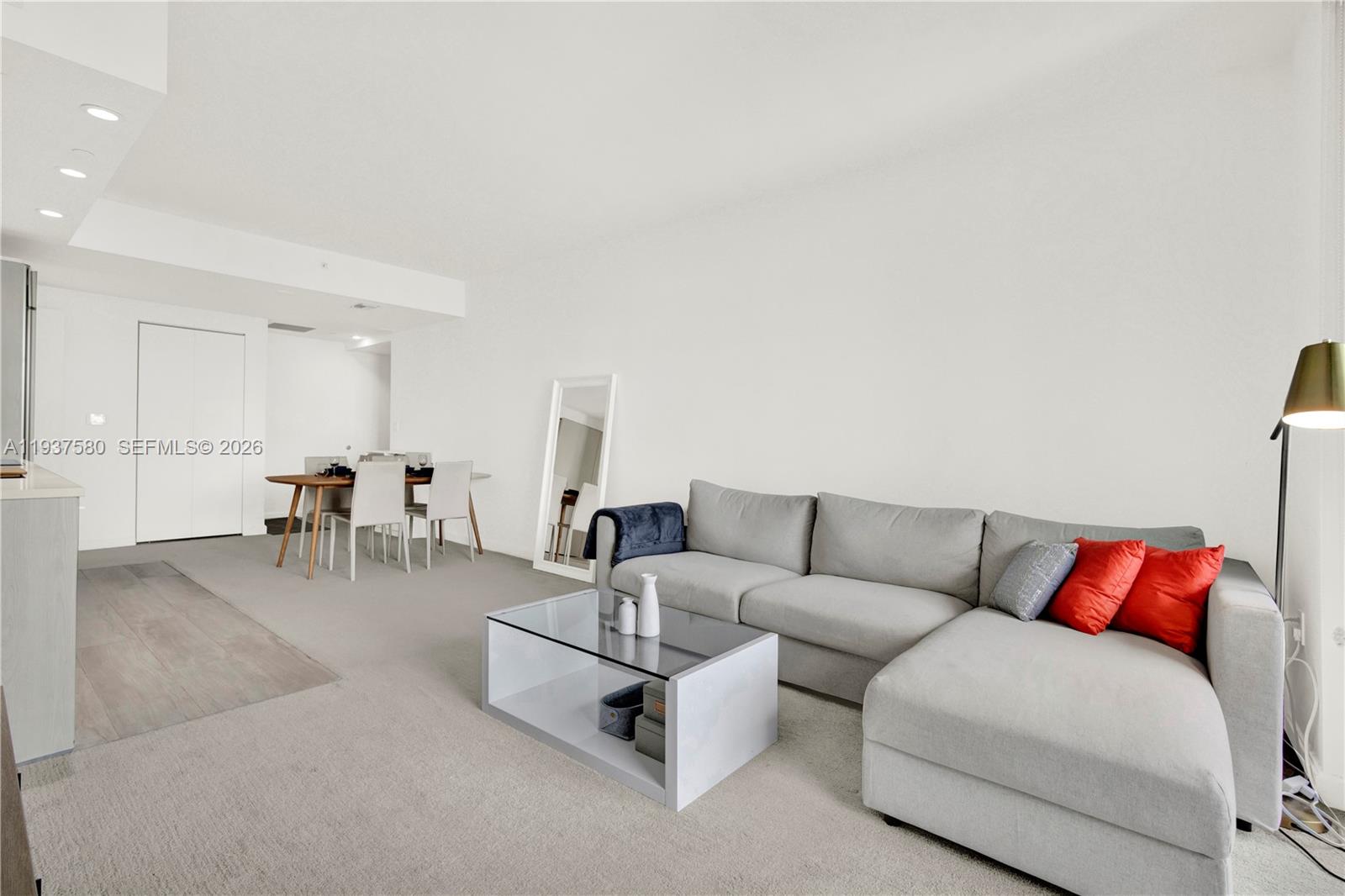45 SW 9th St #1609, Miami FL 33130