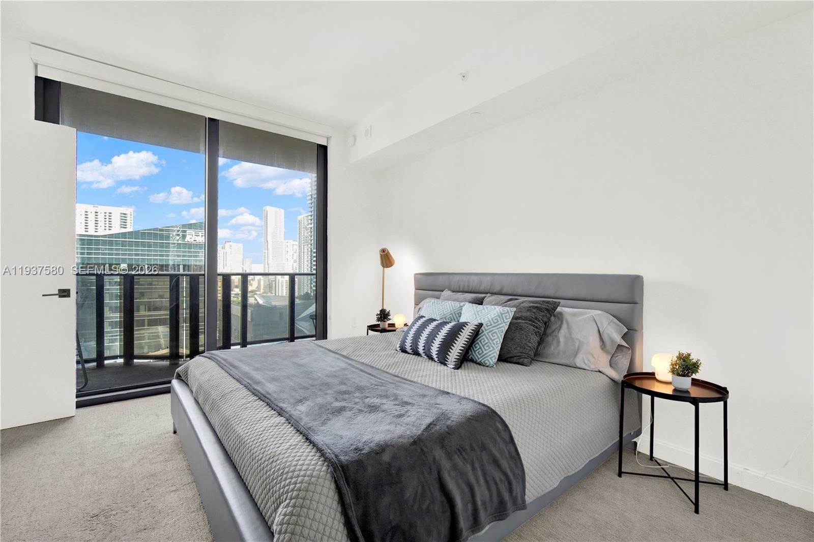 45 SW 9th St #1609, Miami FL 33130