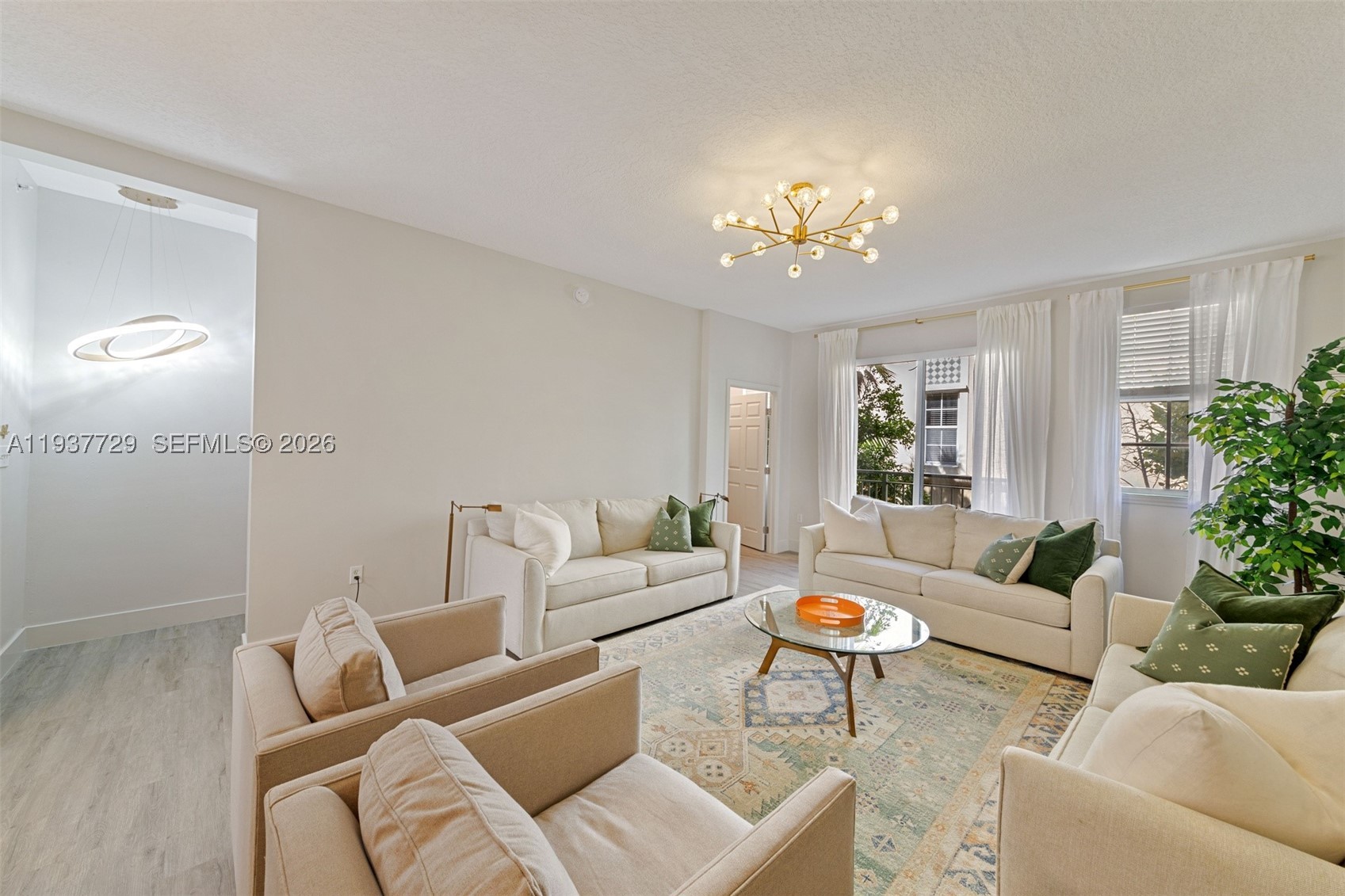 2067 S Ocean Dr #TH5, Hallandale Beach FL 33009