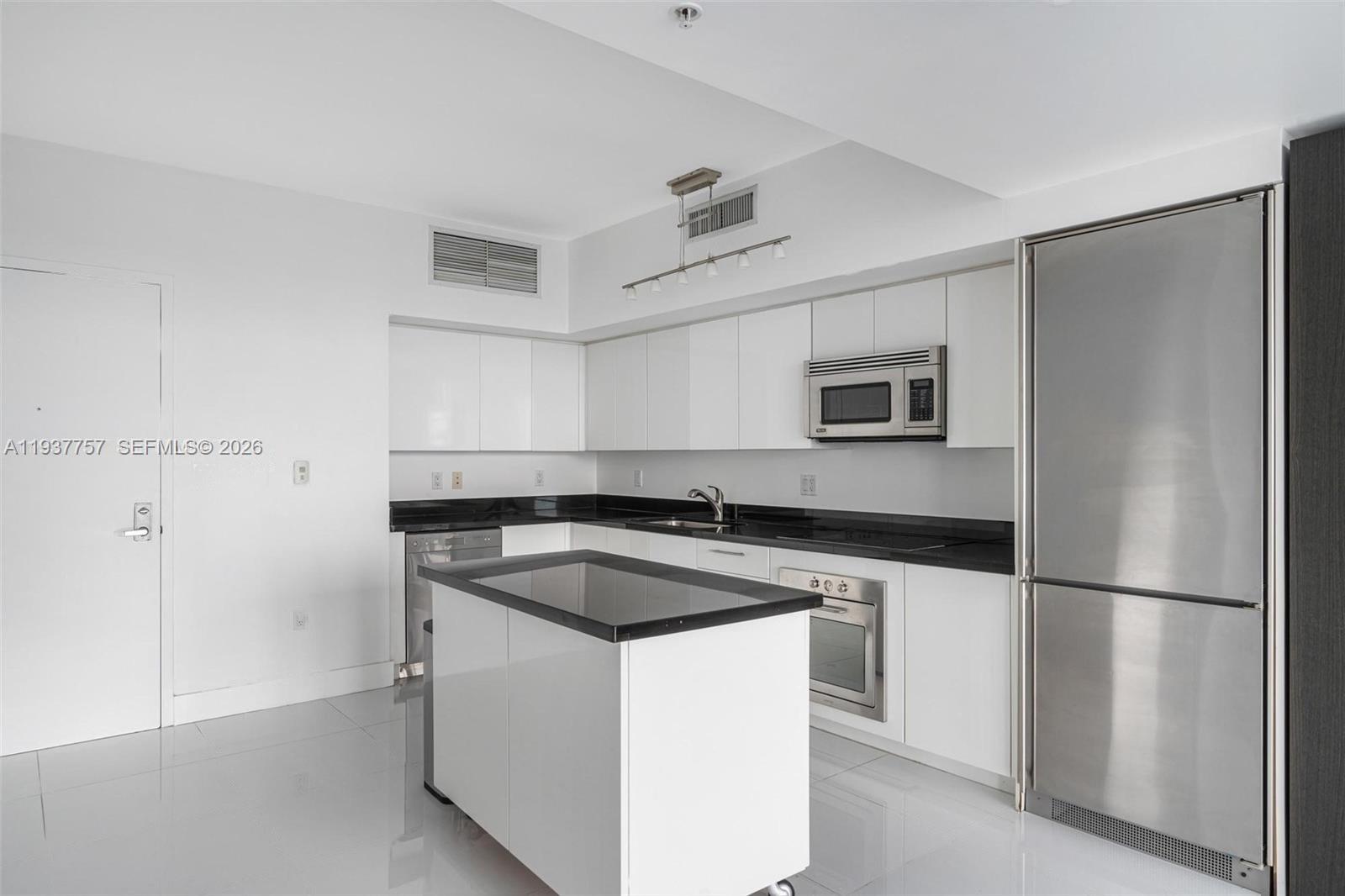 92 SW 3rd St #4109, Miami FL 33130