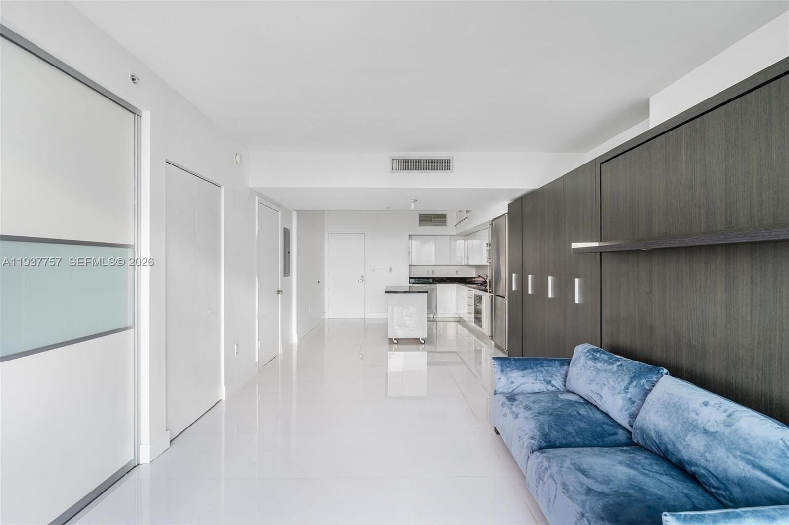 92 SW 3rd St #4109, Miami FL 33130