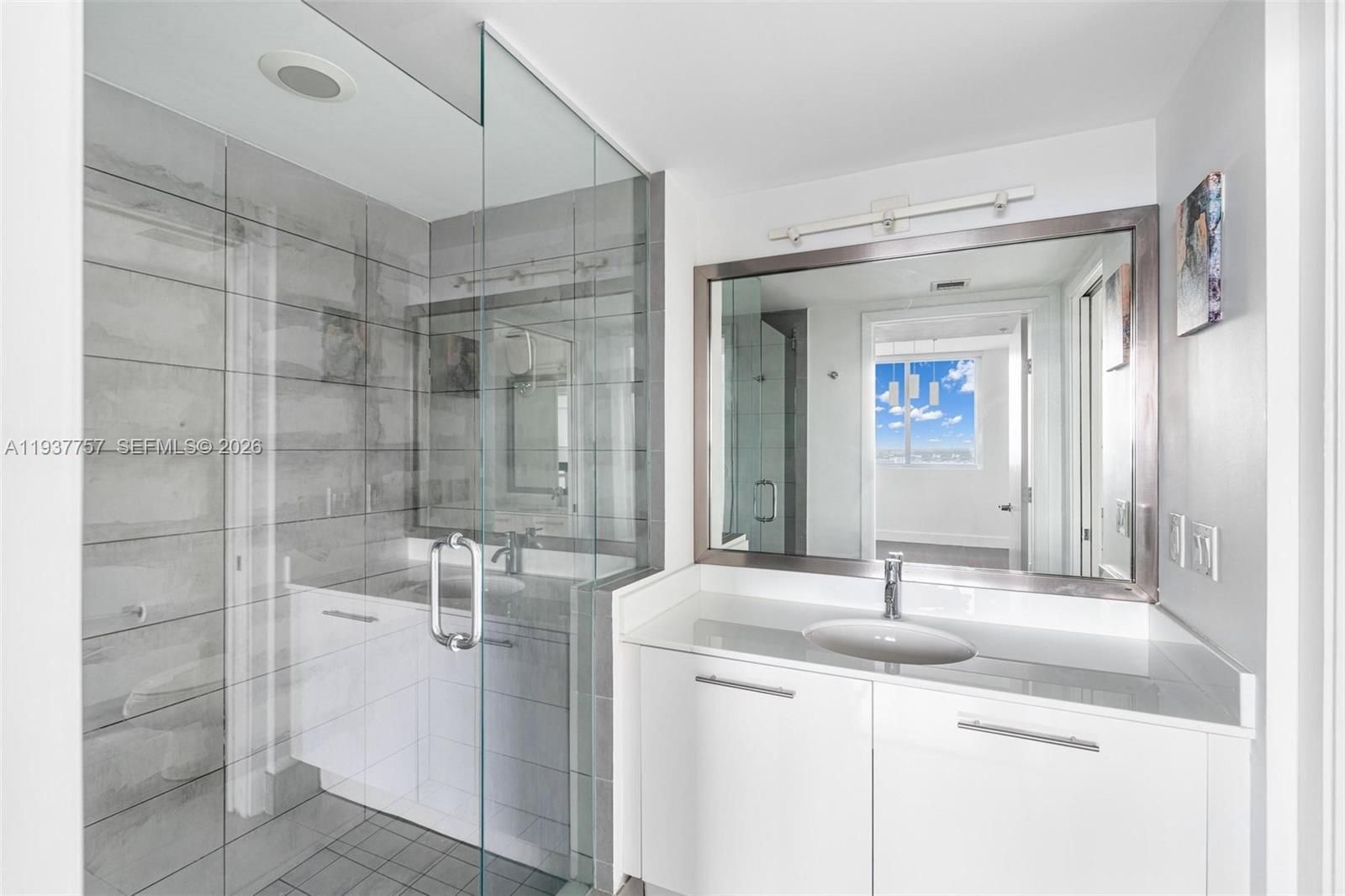92 SW 3rd St #4109, Miami FL 33130