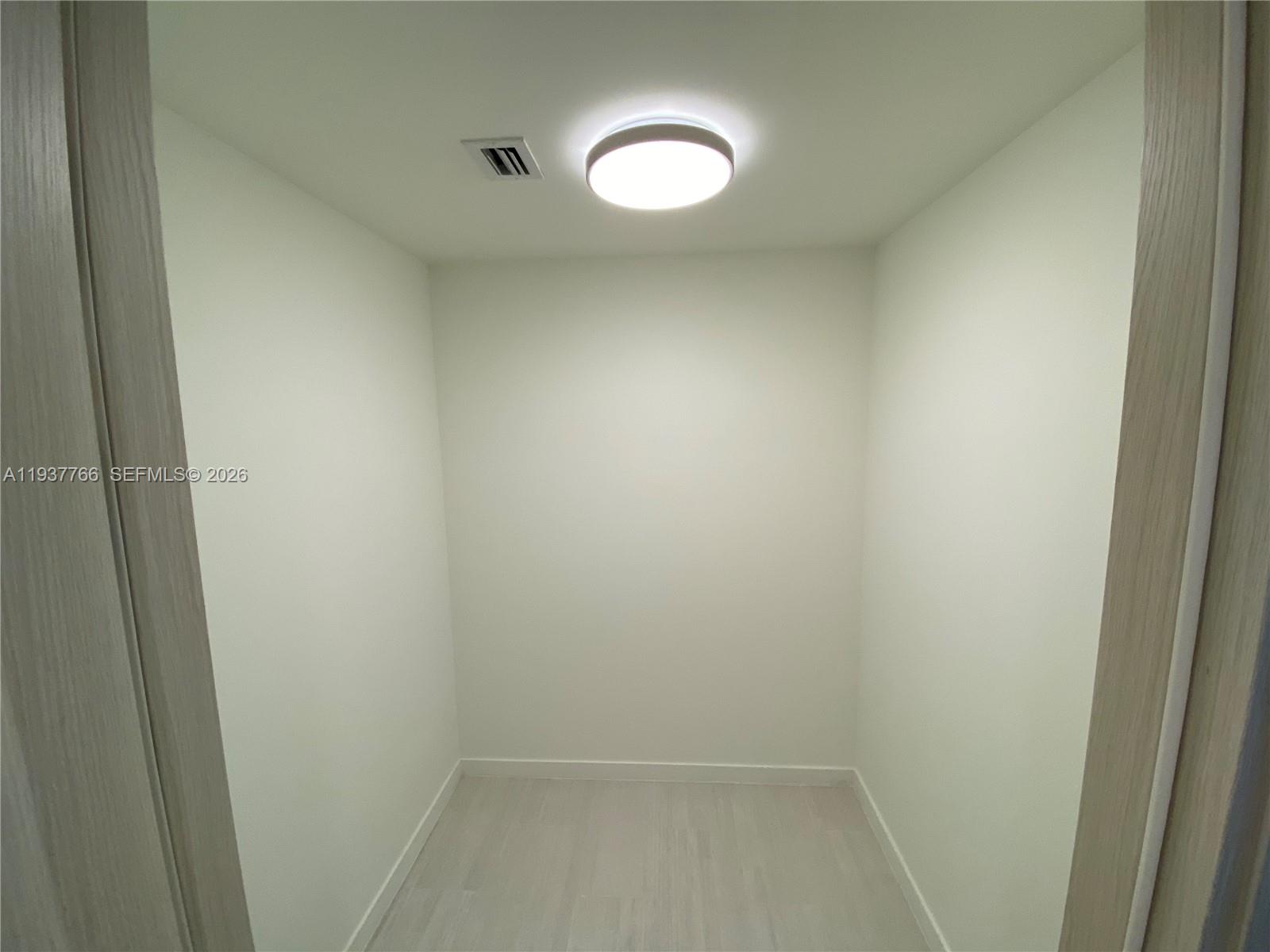 1000 Brickell Plaza #2907, Miami FL 33131