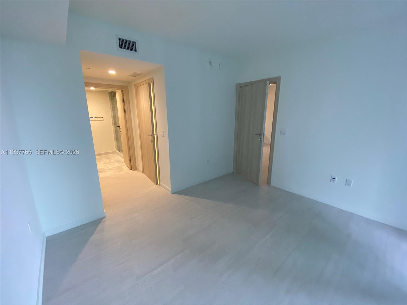 1000 Brickell Plaza #2907, Miami FL 33131