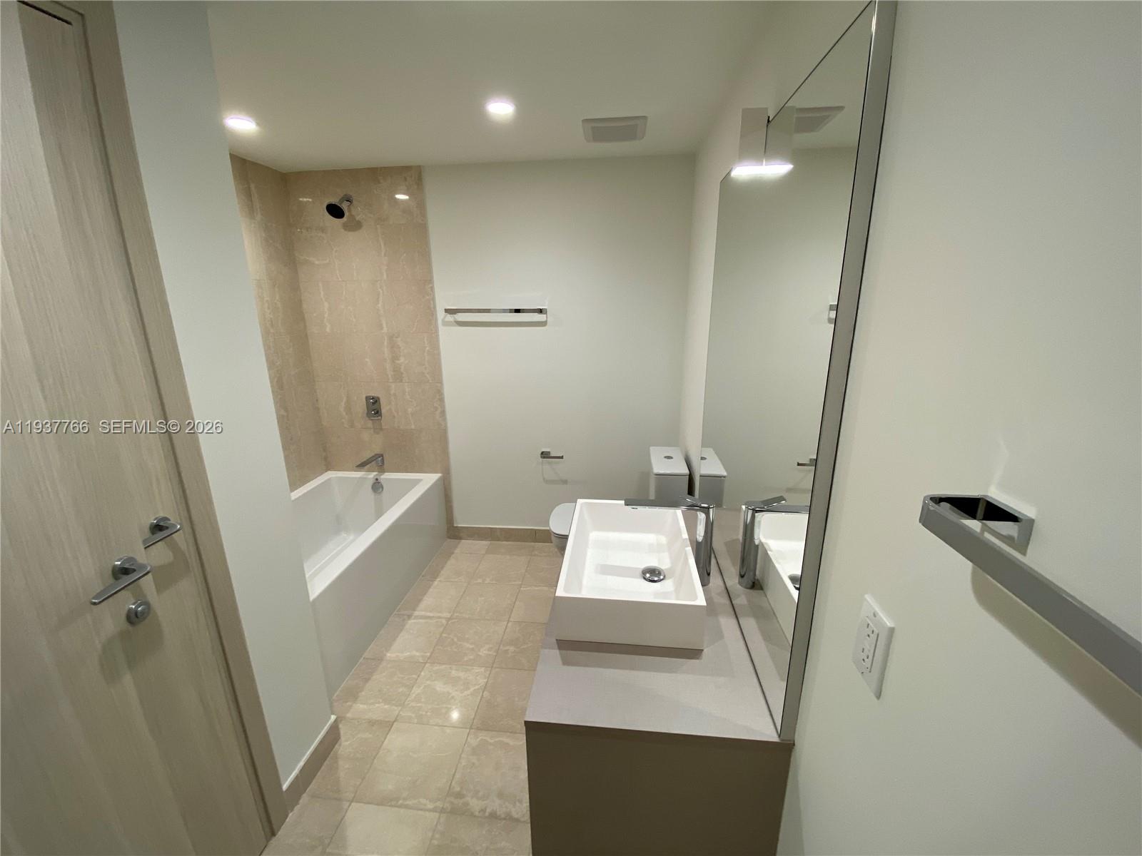 1000 Brickell Plaza #2907, Miami FL 33131