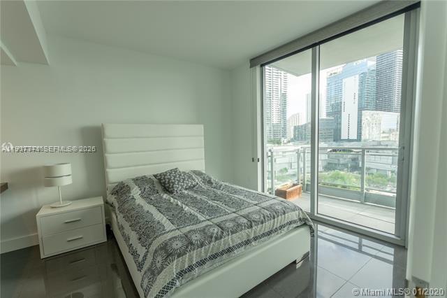 92 SW 3rd St #1802, Miami FL 33130