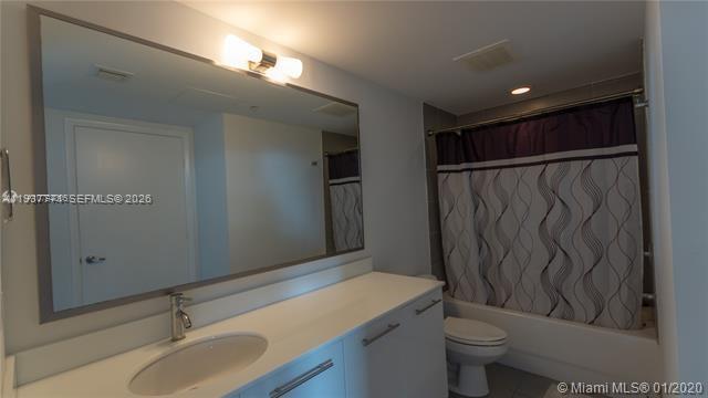 92 SW 3rd St #1802, Miami FL 33130