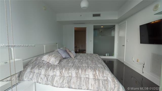 92 SW 3rd St #1802, Miami FL 33130
