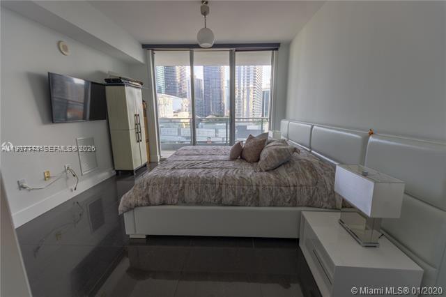 92 SW 3rd St #1802, Miami FL 33130