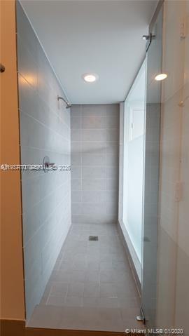 92 SW 3rd St #1802, Miami FL 33130