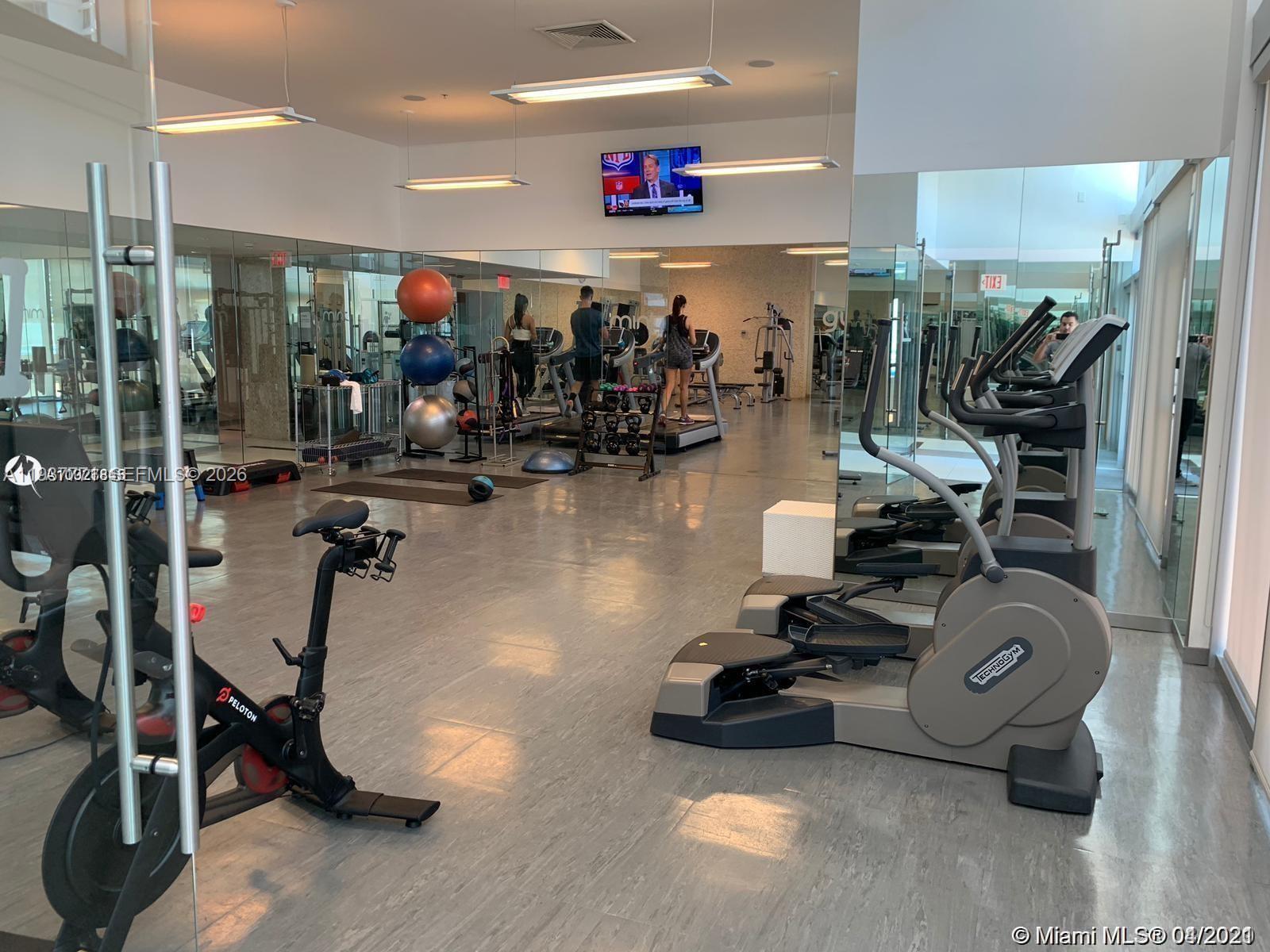 92 SW 3rd St #1802, Miami FL 33130